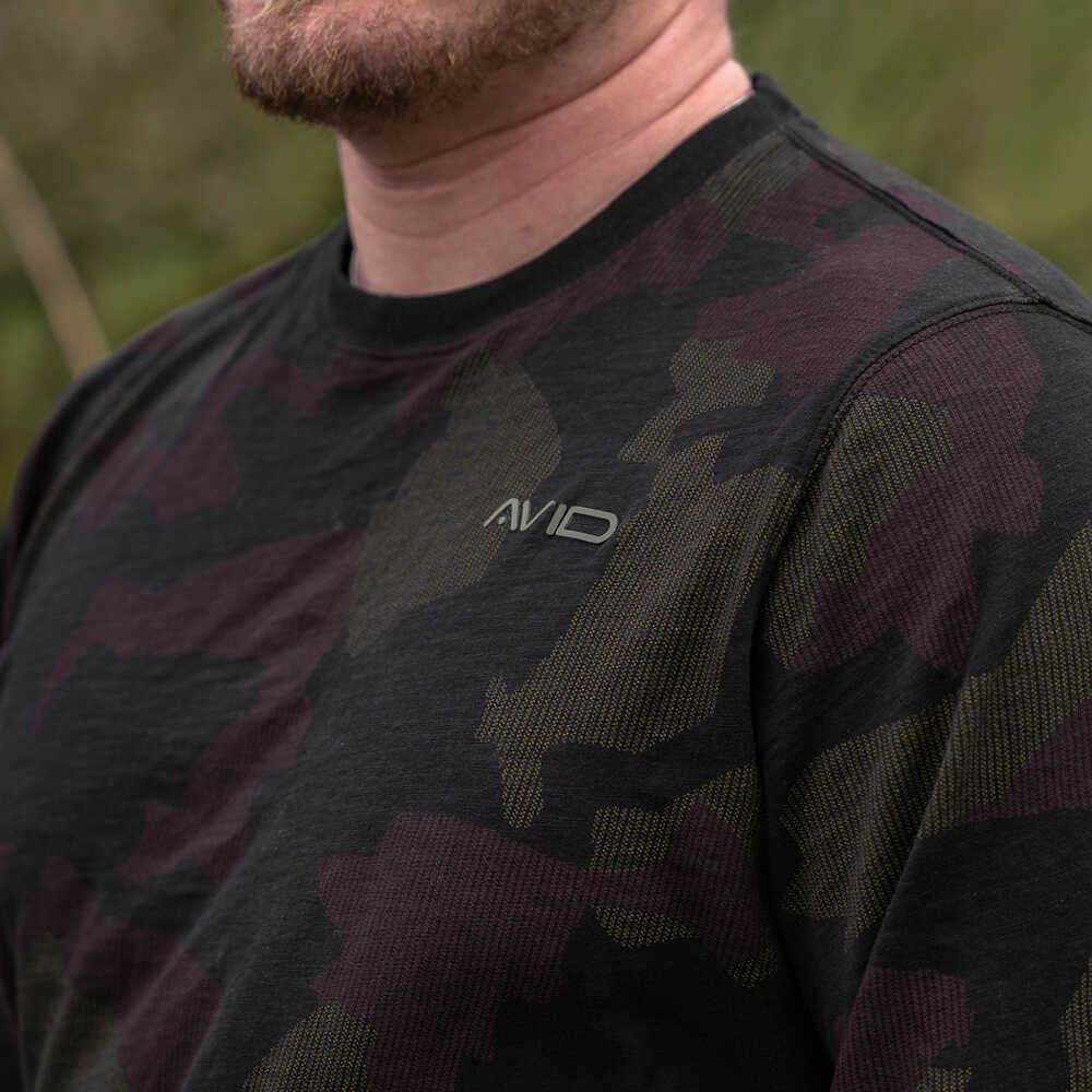 BLUZA AVID CARP DISTORTION CAMO LITE T-SHIRT- LONG SLEEVE