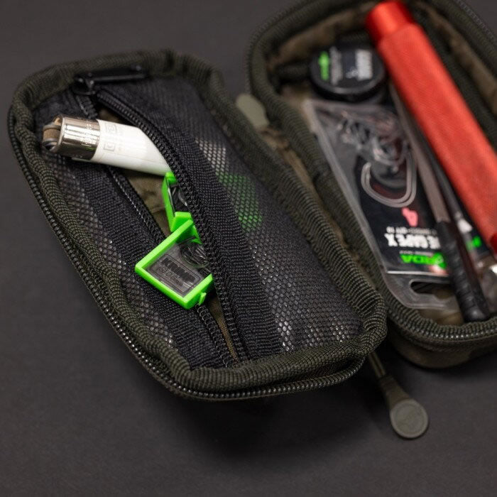 Borseta KORDA Compac 70 Tackle Pouch, Dark Camo, 15.5x 8.5x 4cm