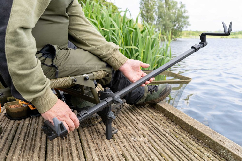 Brat Korum XS Rod Support Feeder Arm, Black