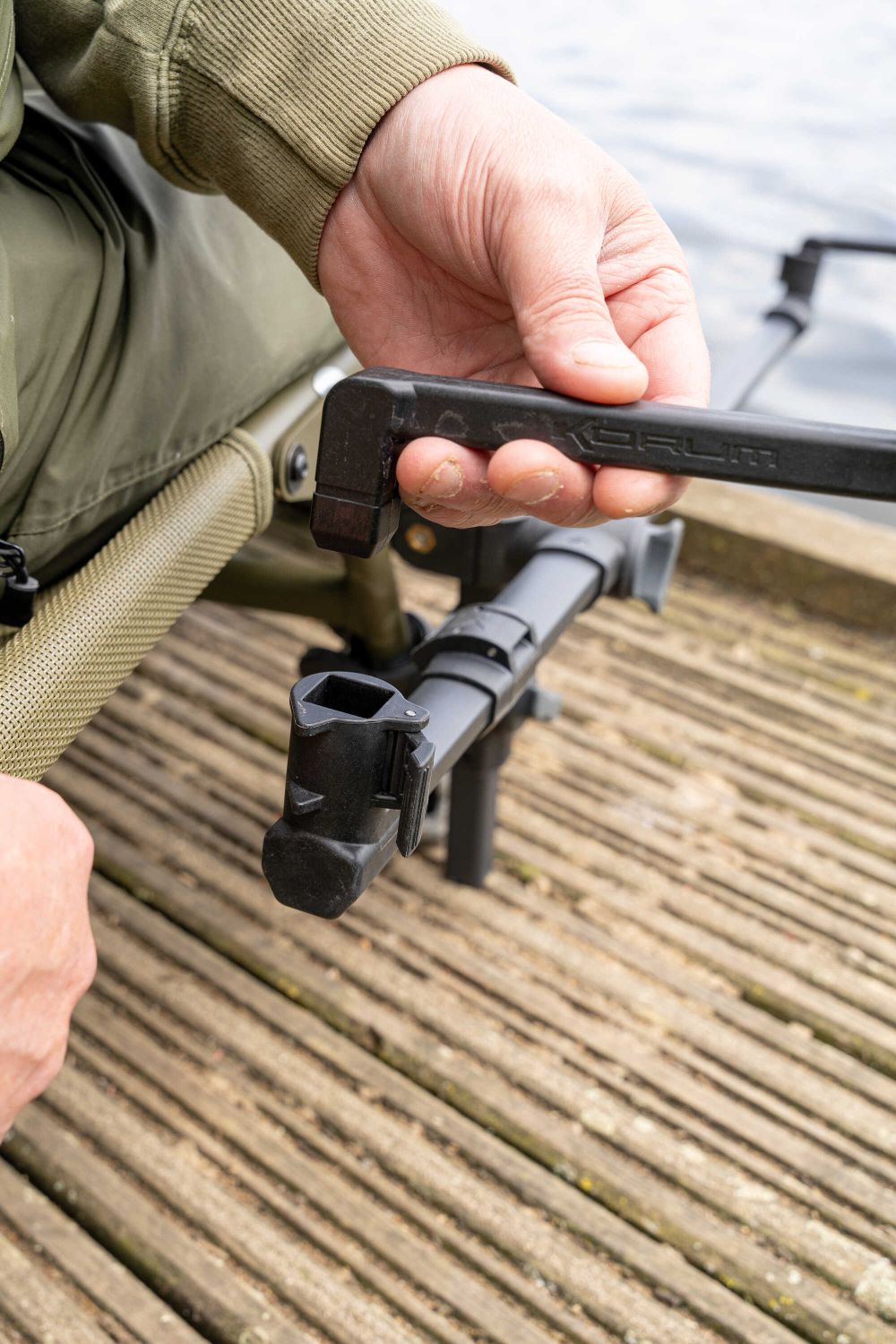 Brat Korum XS Rod Support Feeder Arm, Black