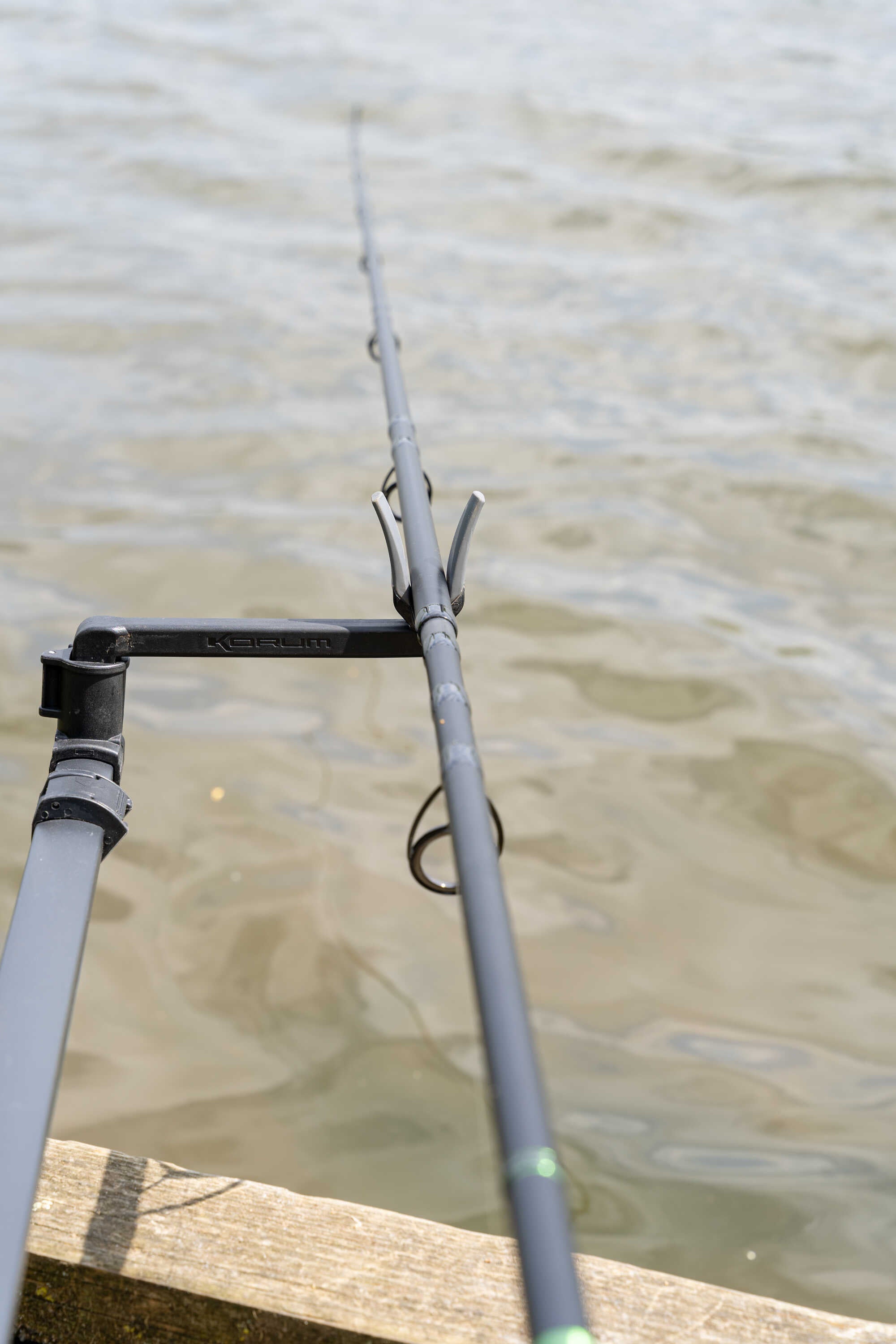 Brat Korum XS Rod Support Feeder Arm, Black