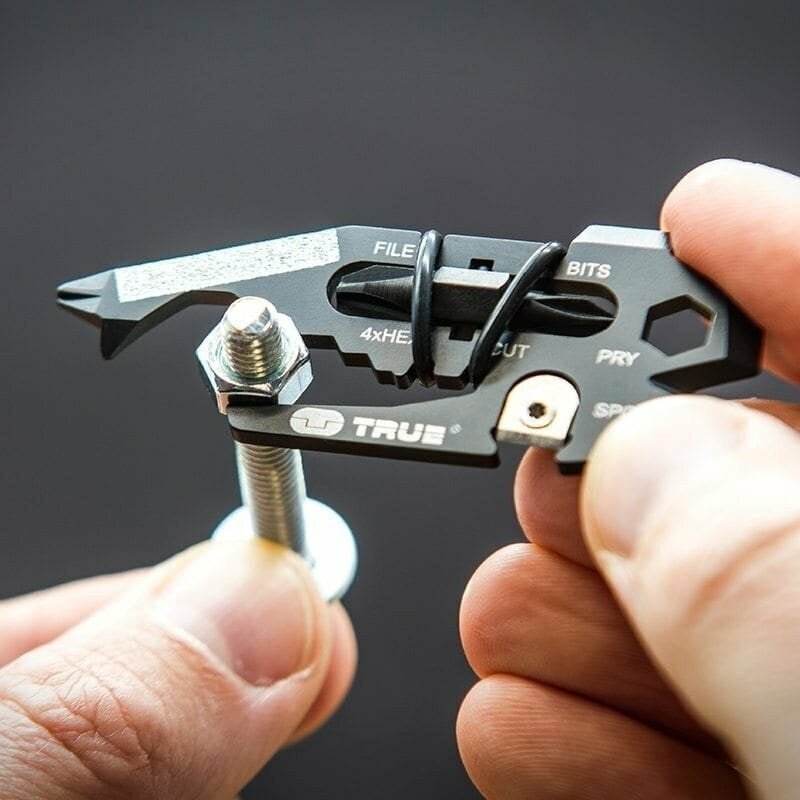 Breloc Unealta Multifunctionala TRUE ULTILITY FishFace 18 Tools - All In One