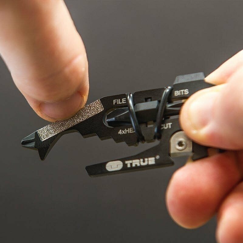 Breloc Unealta Multifunctionala TRUE ULTILITY FishFace 18 Tools - All In One