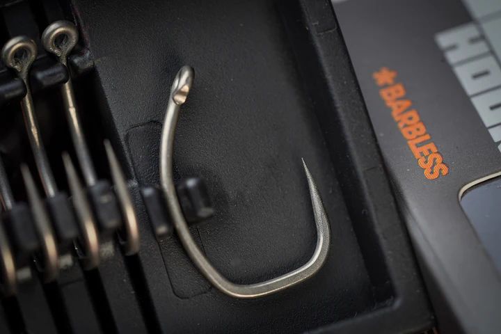 Carlige ONE MORE CAST Tackle Lock Hook Barbed, Nr.8, 10buc/pac