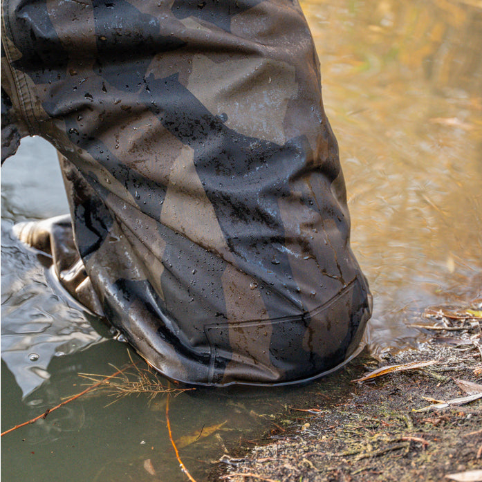 Cizme Piept AVID CARP Distortion Dark-Camo XL Chest Waders, Marime 46