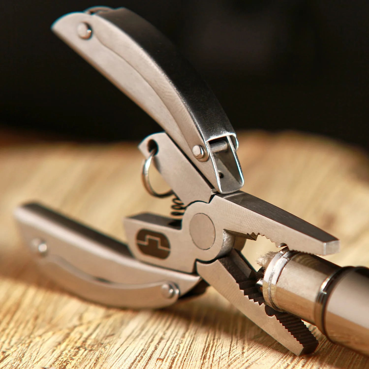 Cleste Multifunctional TRUE UTILITY Scarab 7in1, 420 Steel