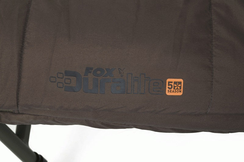 Combo Pat Pescuit Plus Sac de Dormit Fox Duralite 5 Season System 202x78cm