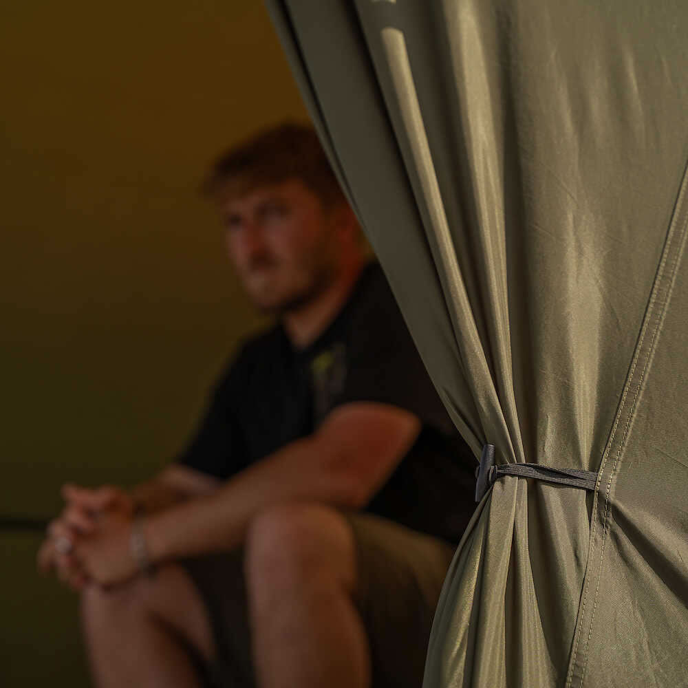 Cort Avid Carp Revolve Bivvy Two Men