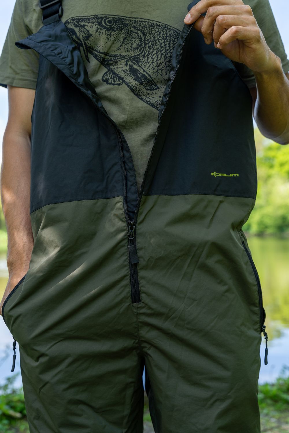 Costum KORUM Neoteric 5X5 Waterproof Suit