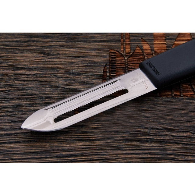 Curatator Rosii Victorinox Tomato Peeler, Lama Dubla Zimtata, Negru