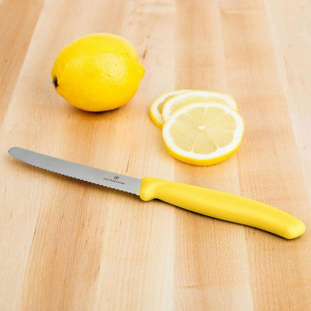 Cutit Bucatarie Victorinox Swiss Classic Paring Knife, Lama Zimtata 11cm, Galben