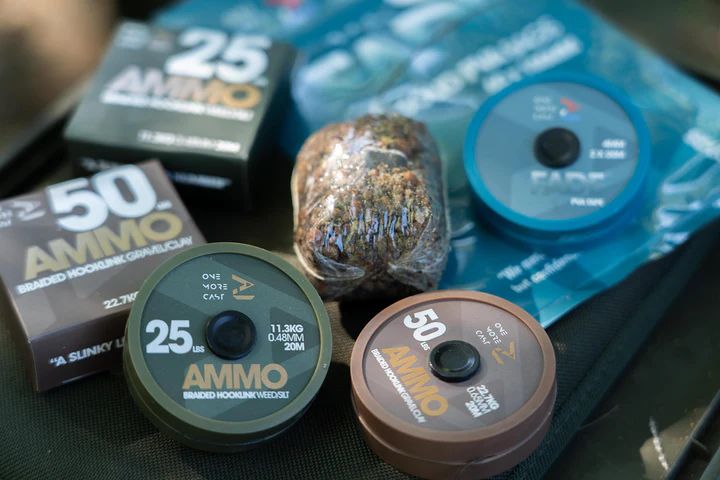 Fir Textil ONE MORE CAST Tackle Ammo Camo Braided Hooklink, Weed-Silt, 25lbs-11.30kg , 20m