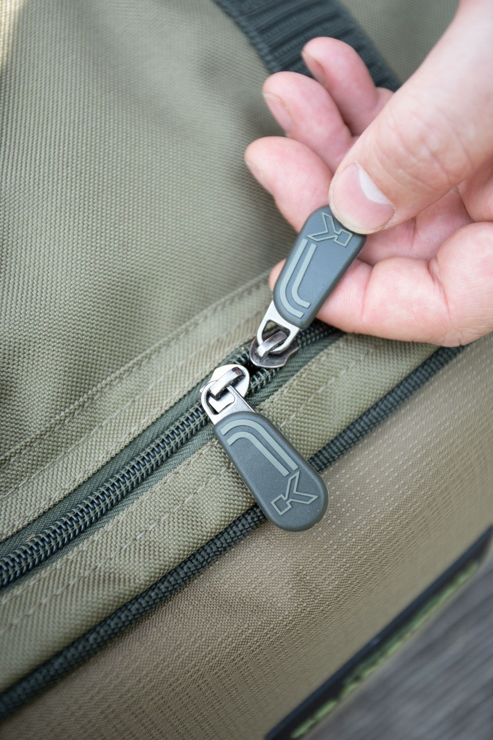 GEANTA KORUM TRANSITION BAIT &amp; BITS BAG 40X28X39CM