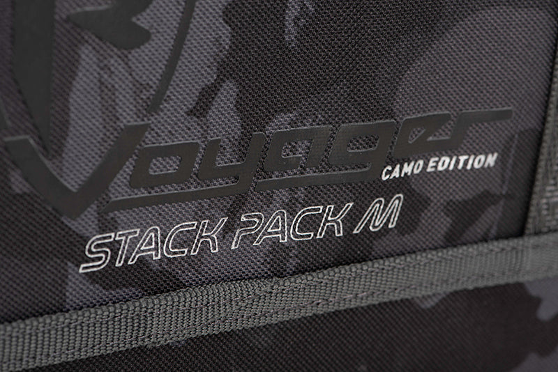 GEANTA SPINNING FOX RAGE CAMO STACK PACK MEDIUM + 4 CUTII NALUCI