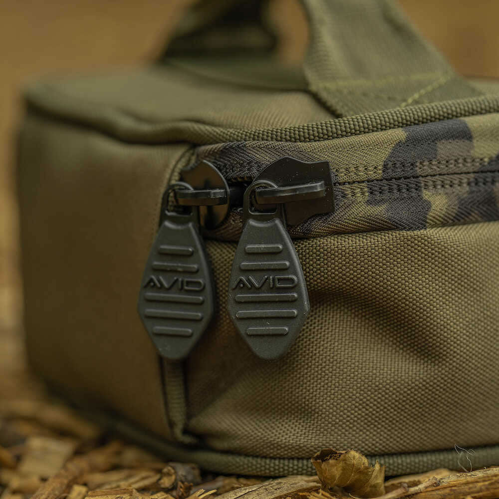 Geanta Accesorii Avid Carp RVS Accessory Pouch Medium, 16x8x10cm