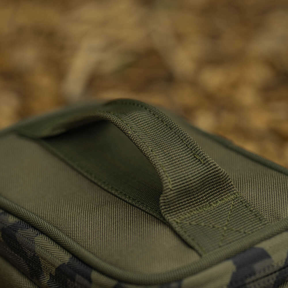 Geanta Accesorii Avid Carp RVS Accessory Pouch Medium, 16x8x10cm