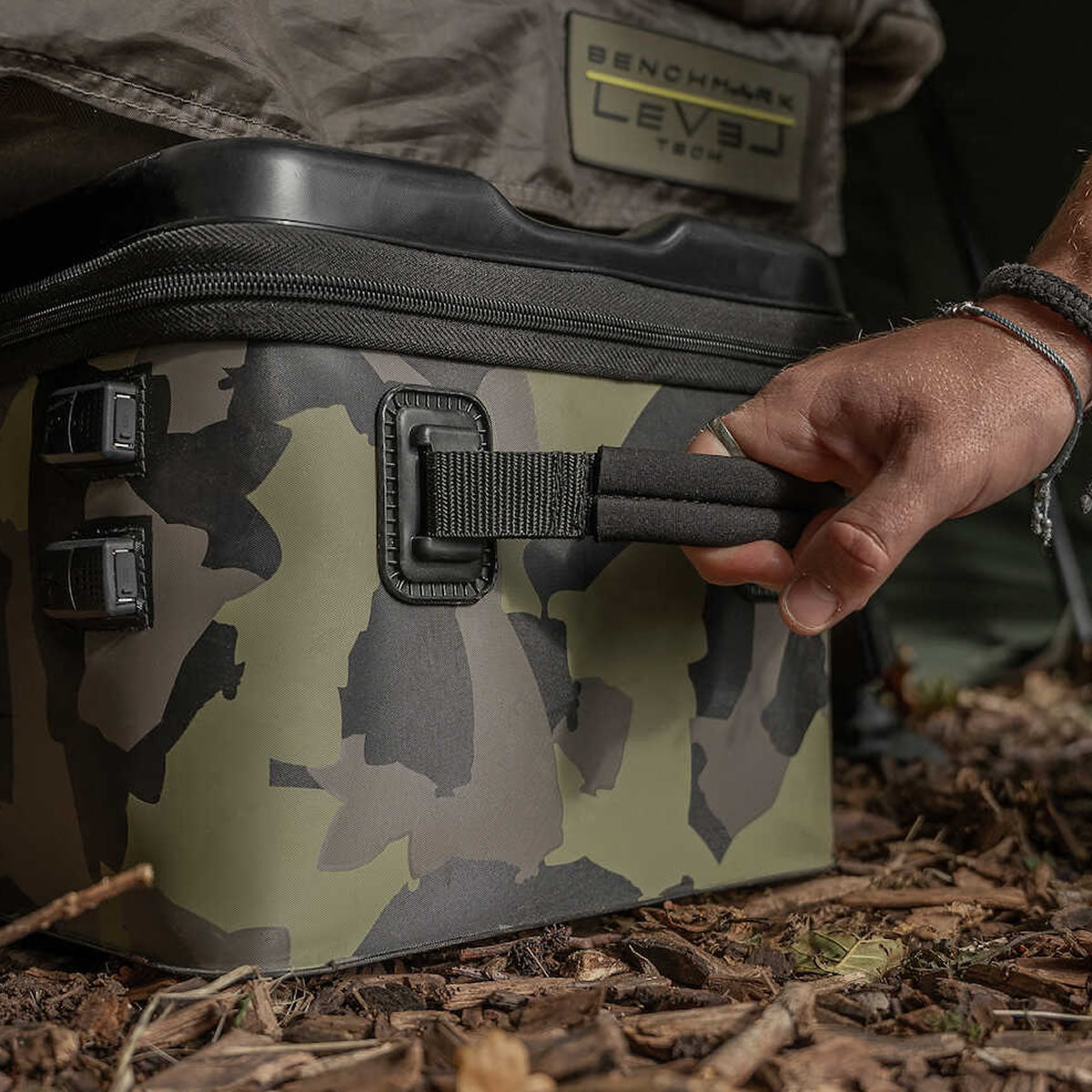 Geanta Avid Carp Stormshield Pro Tech Pack, Marime XL
