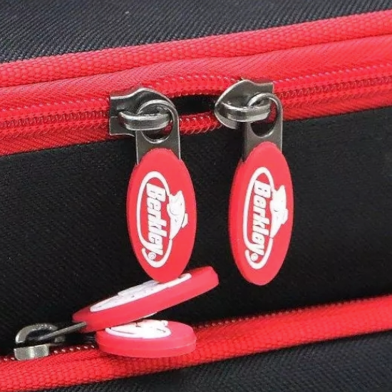 Geanta BERKLEY Powerbait Dough Bag Large Rosu/Negru + 3 Cutii Naluci, 46.5x24x24.5cm