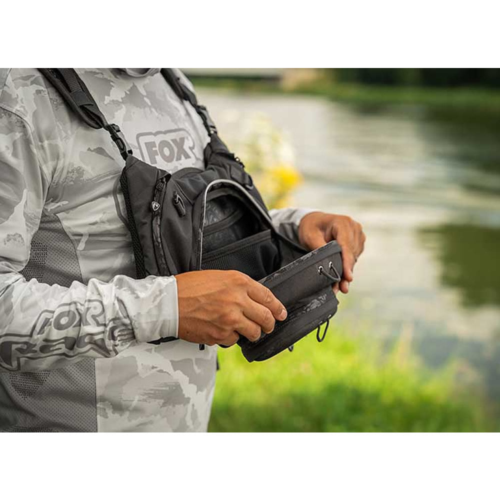 Geanta FOX RAGE Camo Voyager Chest Pack, 38x17x23cm