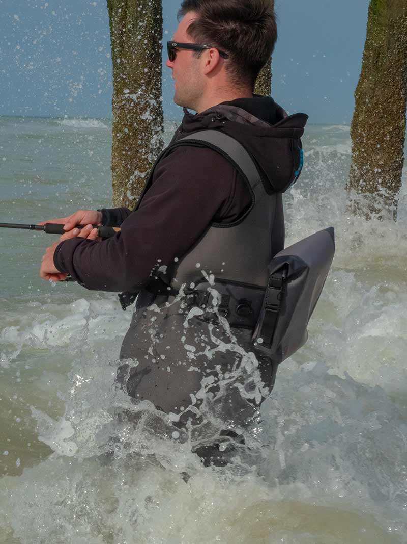Geanta FOX RAGE Pro Series Waterproof Belt Bag, 38x8x43cm