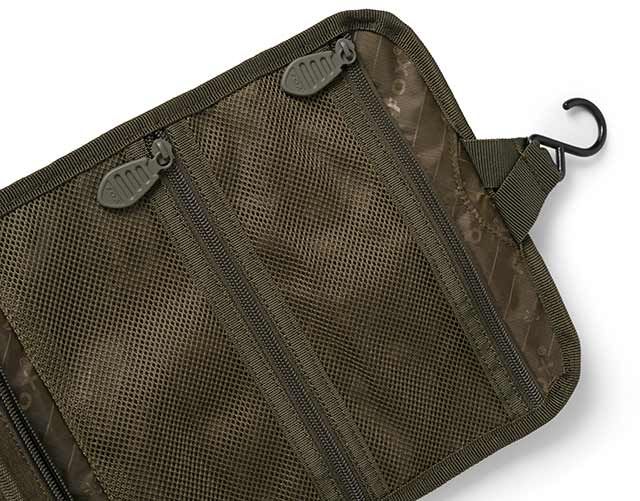Geanta Fox Voyager Roll Wash Bag 