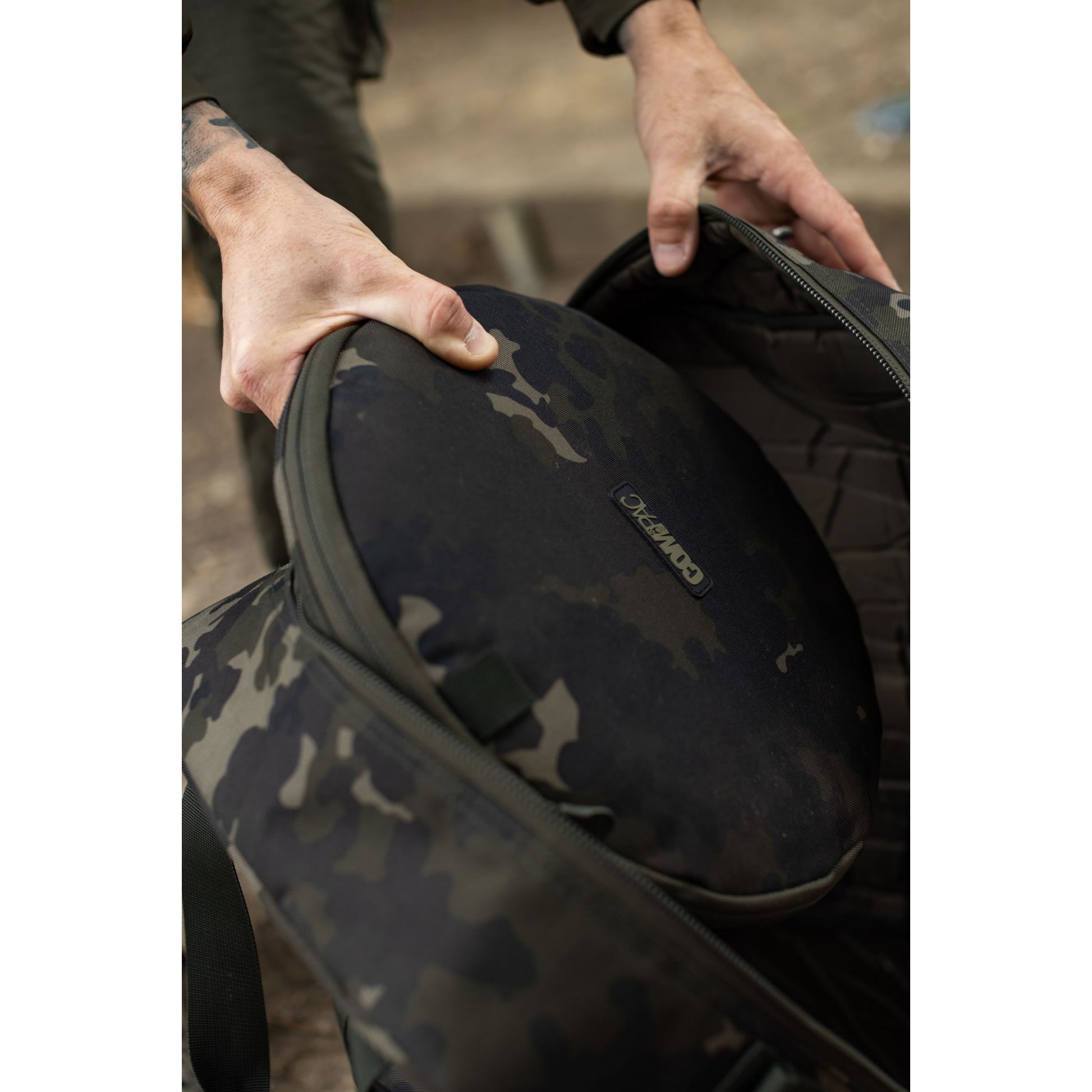 Geanta KORDA Compac Cobb Bag Dark Kamo, 34x45x34cm