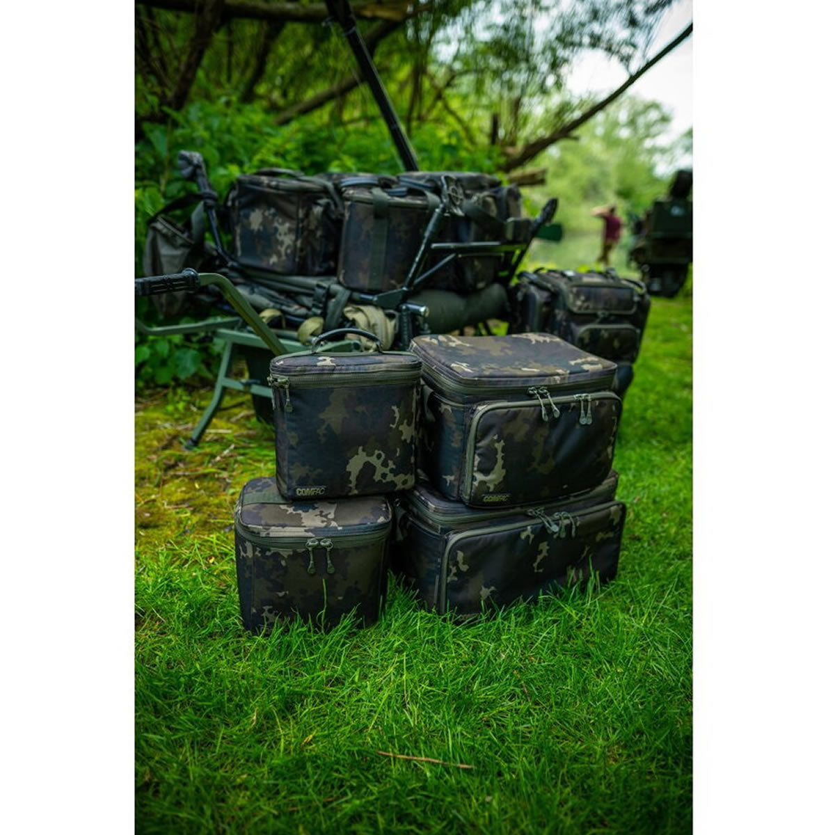 Geanta KORDA Compac Cooler Bag, Large, Dark Camo, 35x27x26cm, 25litri