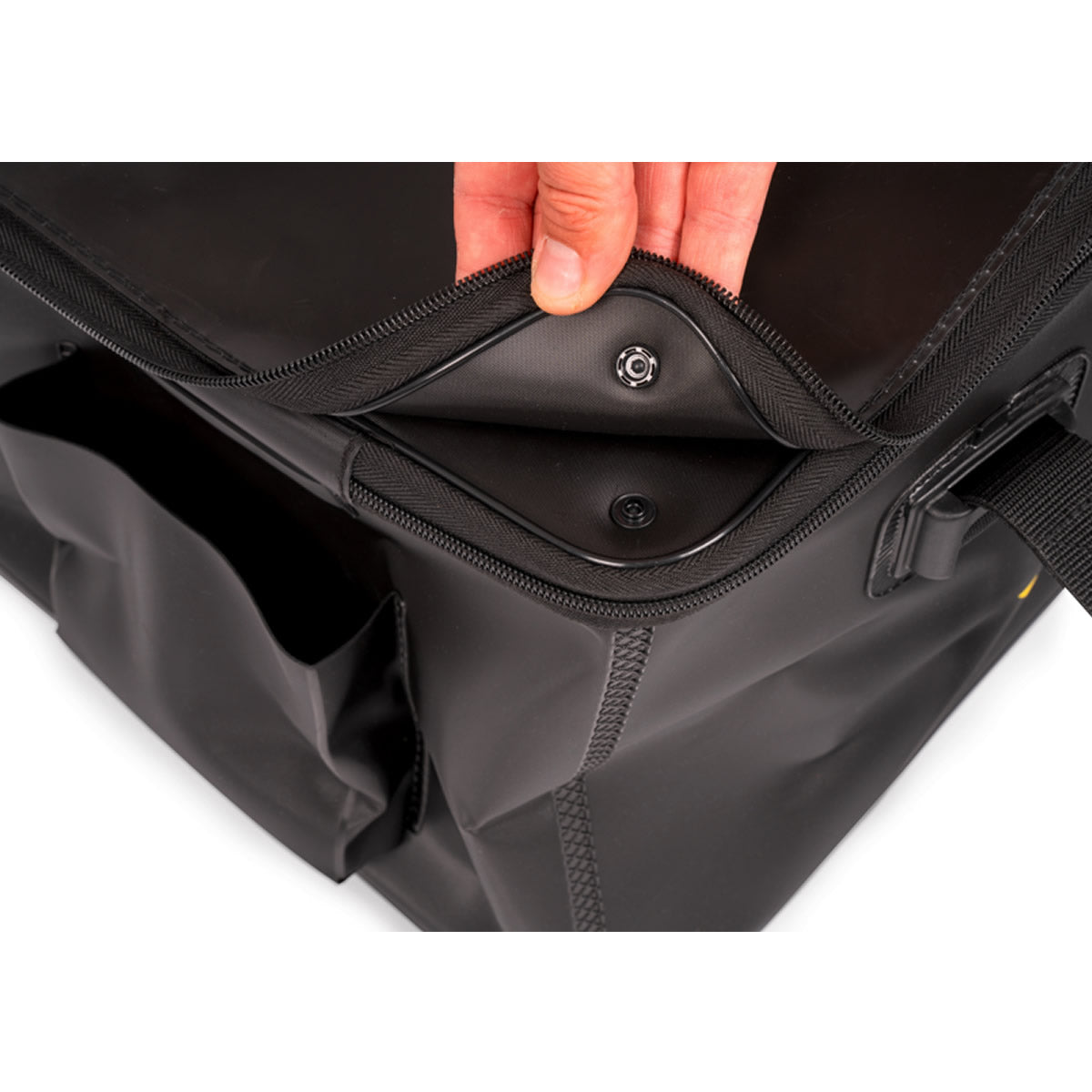 Geanta Momeala Vie BLACK CAT XL Bait Carrier, 84ltr