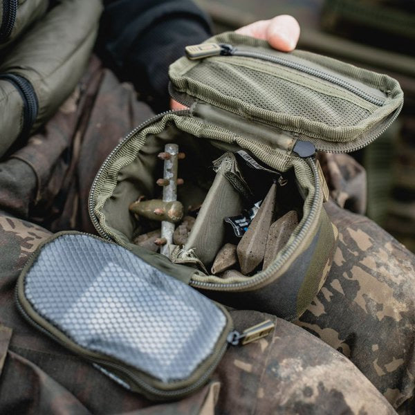 Geanta NASH Subterfuge Hi Protect Lead &amp; Leader Pouch 8cm (H) x 14cm (W) x 9cm (D)