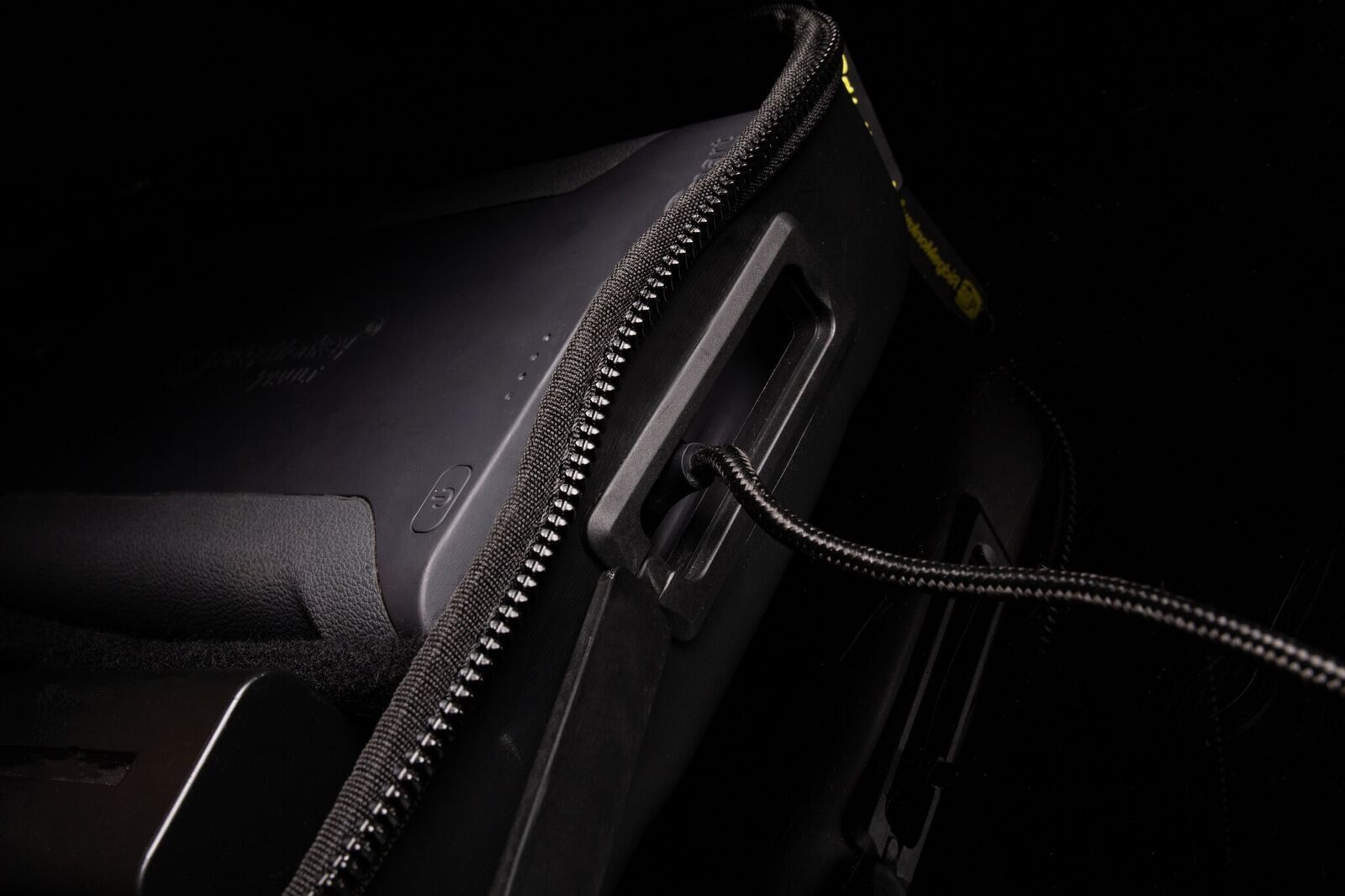 Geanta Ridge Monkey GorillaBox Tech Case 370 fits Vault C-Smart 42150mAh  Bivvy Lite and VRH Headtorc