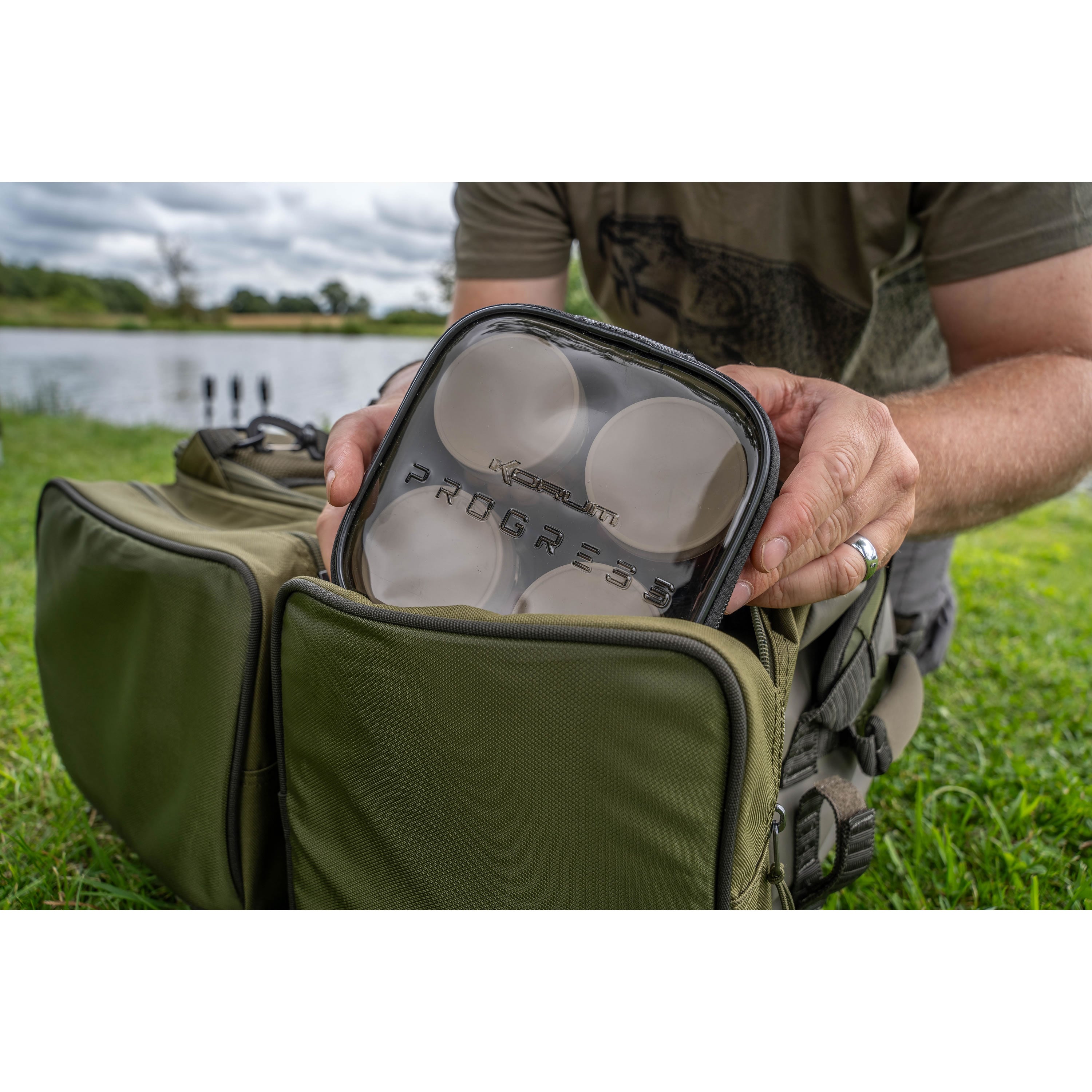 Geanta cu 4 Recipiente KORUM Progress EVA Hookbait Pouches