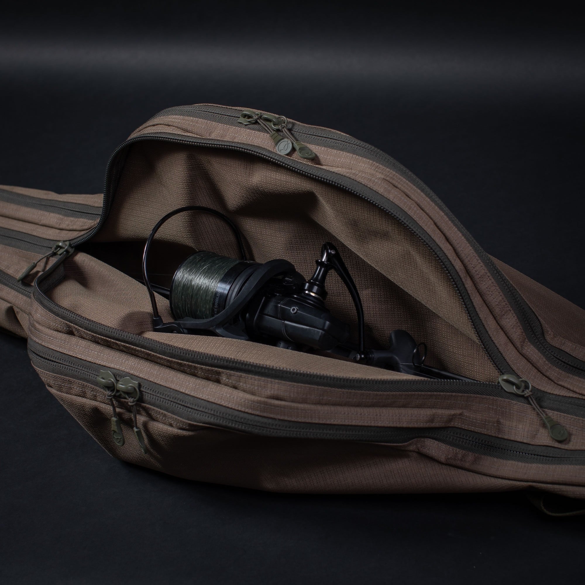 Husa 3 Lansete cu Mulineta KORDA Compac 3 Rod Divide Holdall, 12ft/3.60m