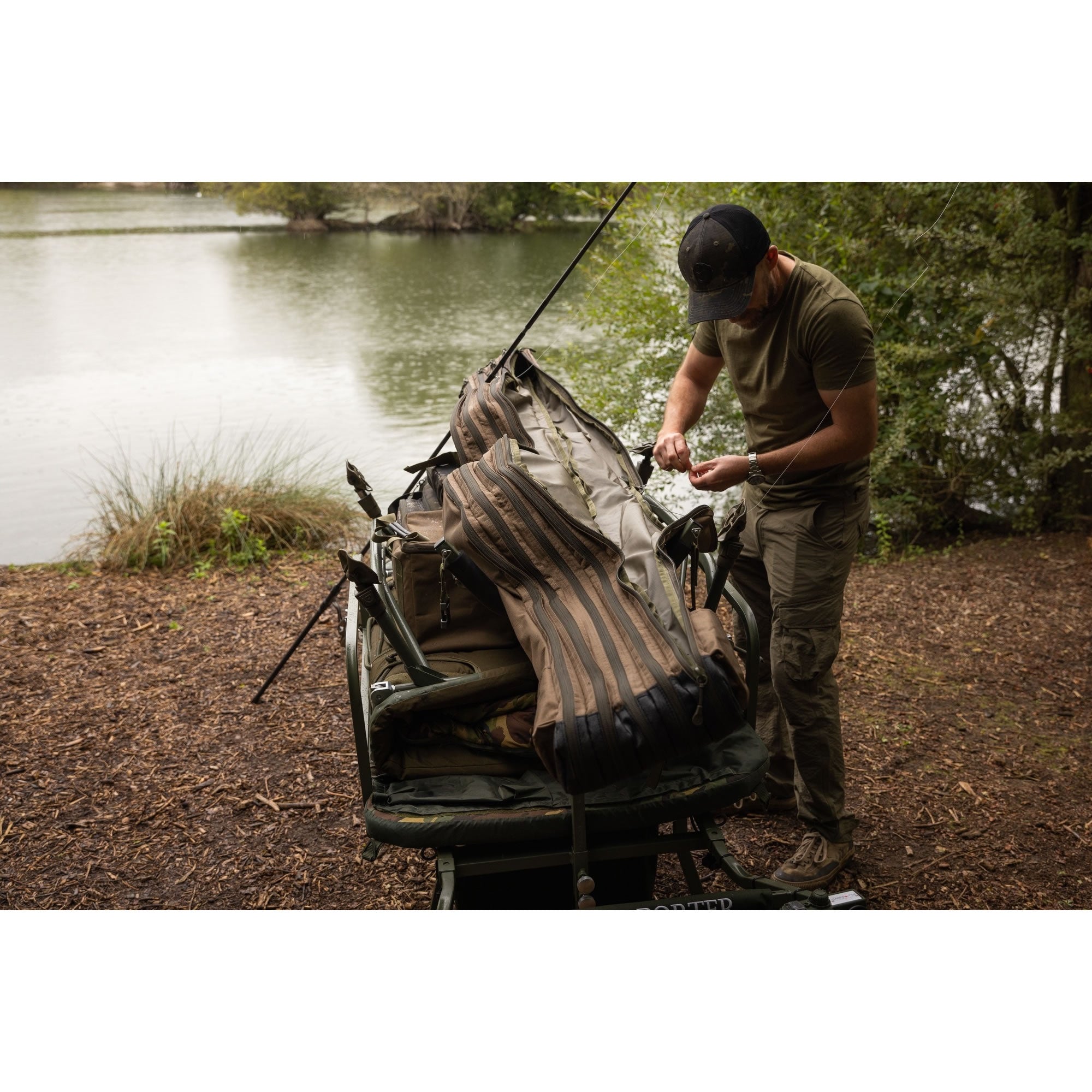 Husa 5 Lansete cu Mulineta KORDA Compac 5 Rod Divide Holdall, 12ft/3.60m