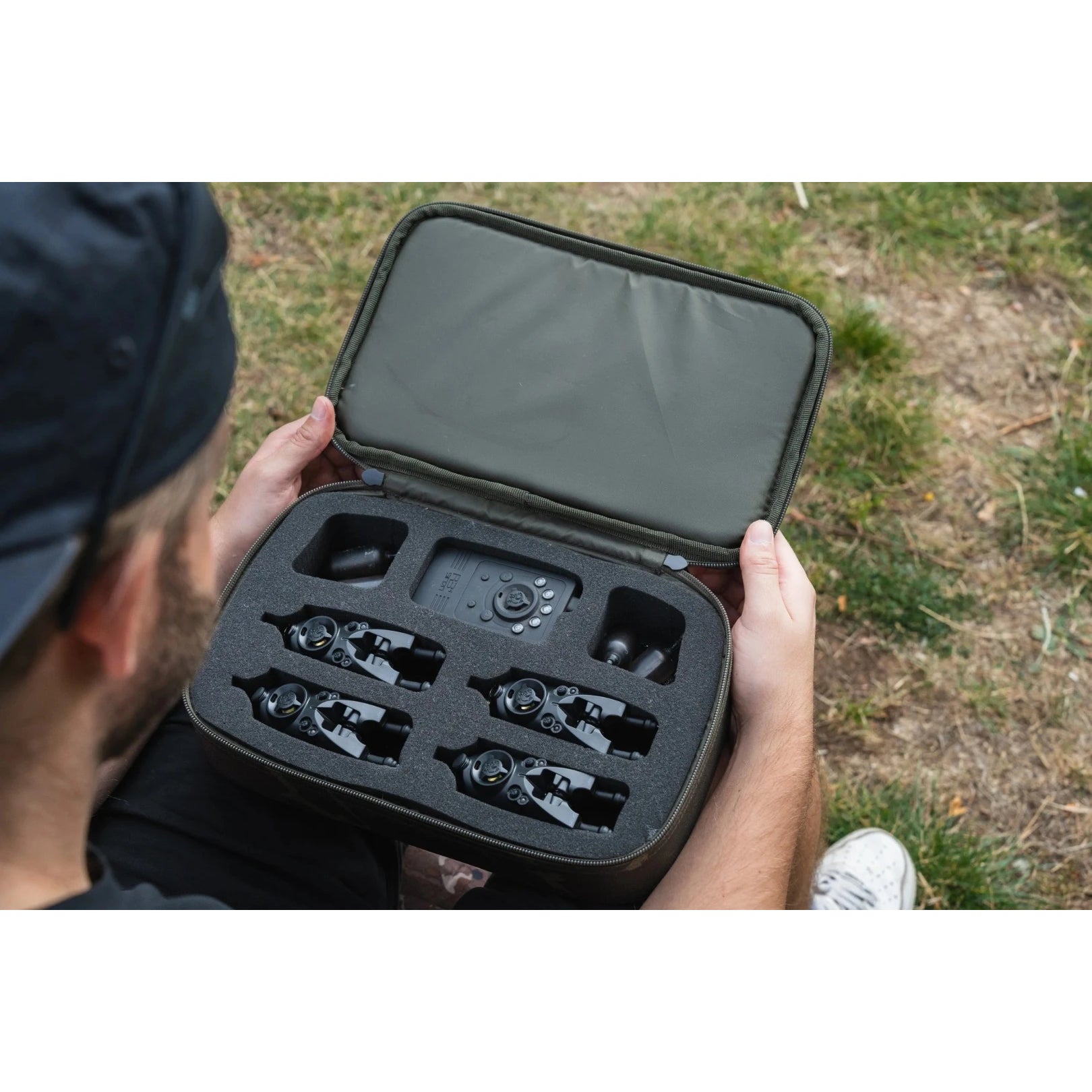 Husa Avertizori NASH Subterfuge Siren R3+/R2 Presentation Case