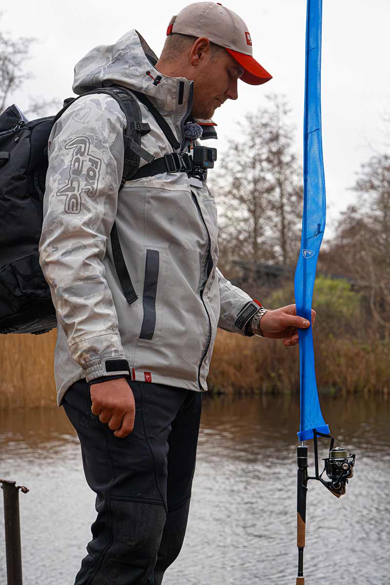 Husa FOX RAGE Rod Shield Casting, Red, 186cm
