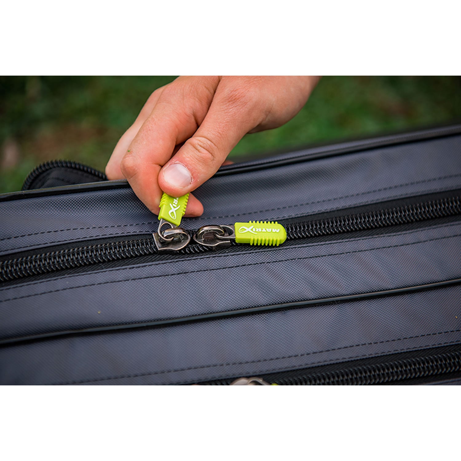 Husa Matrix Ethos Rigid Holdall, 2 Compartimente