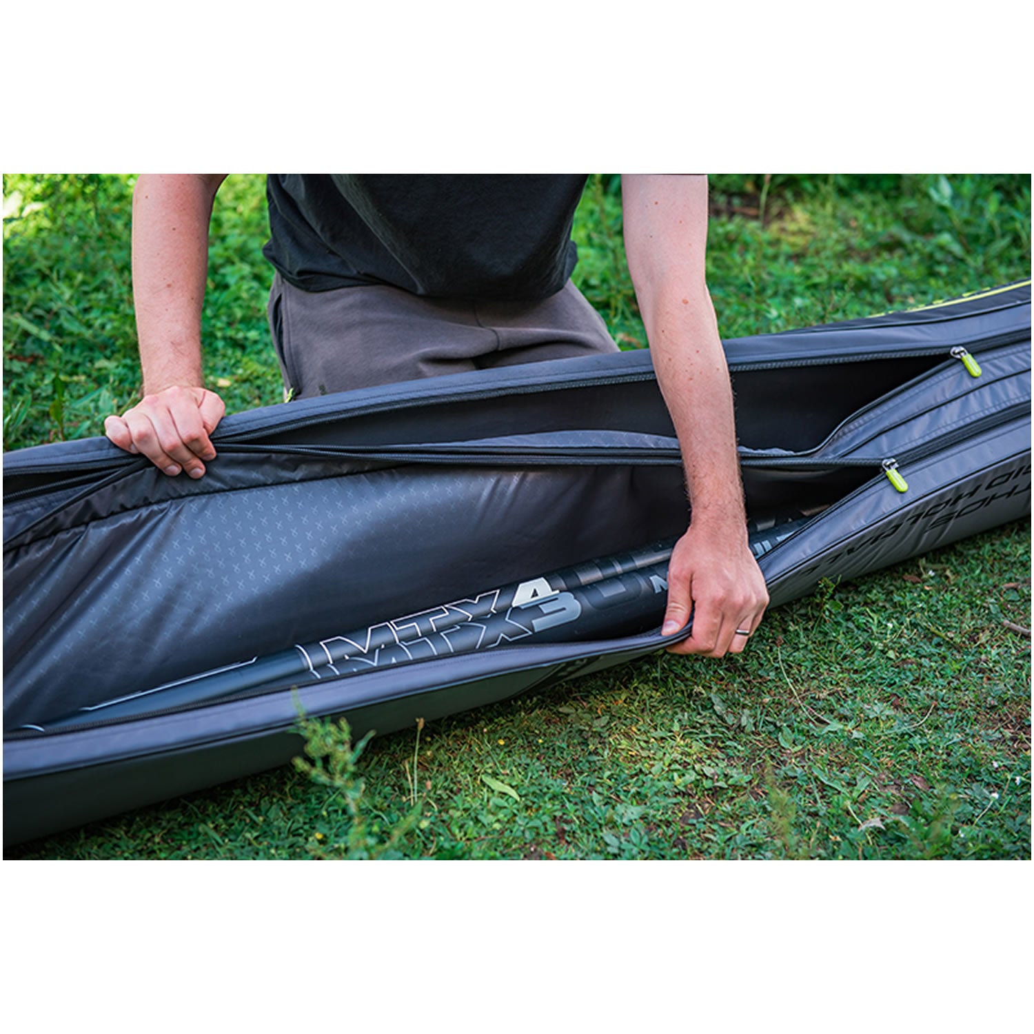 Husa Matrix Ethos Rigid Holdall, 2 Compartimente