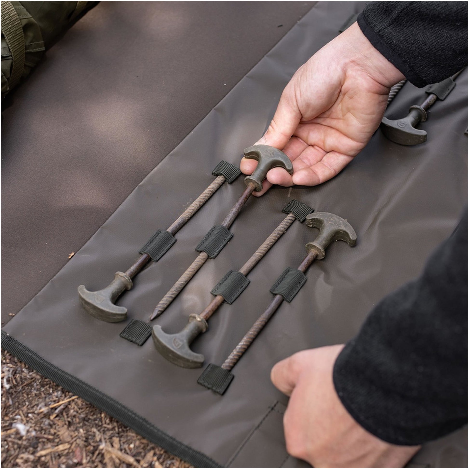 Husa Picheti-Cuie Cort KORDA Compac Bivvy Wrap, Dark Kamo, 83x66cm
