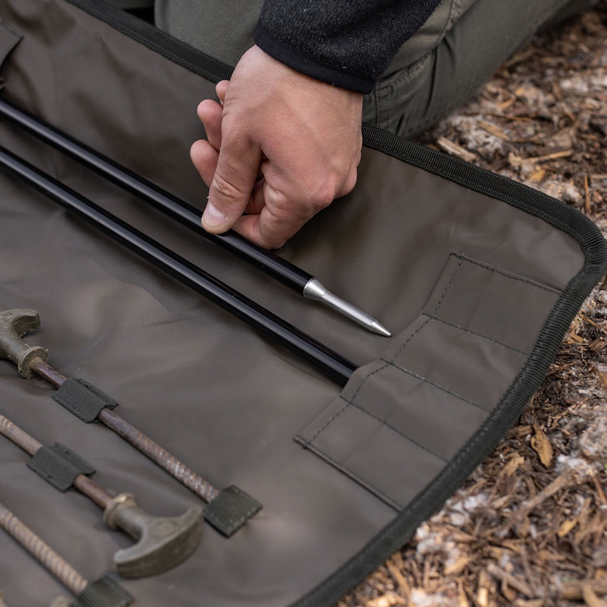 Husa Picheti-Cuie Cort KORDA Compac Bivvy Wrap, Dark Kamo, 83x66cm