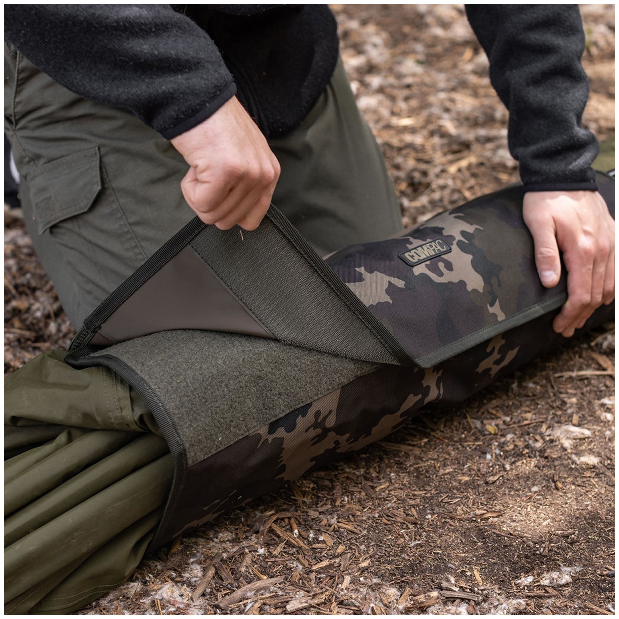 Husa Picheti-Cuie Cort KORDA Compac Bivvy Wrap, Dark Kamo, 83x66cm