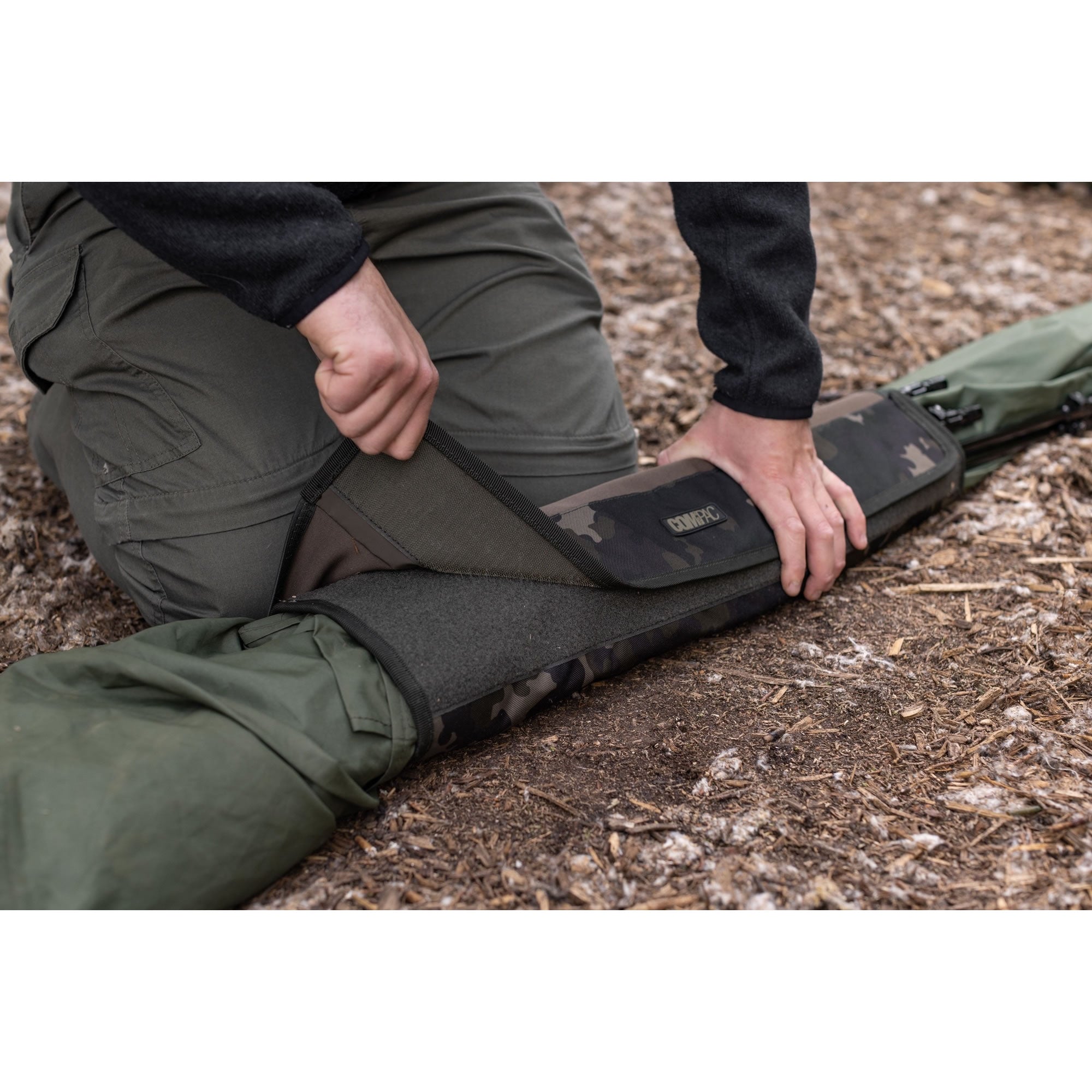 Husa Picheti-Cuie Cort KORDA Compac Brolly Wrap, Dark Kamo, 59x66cm