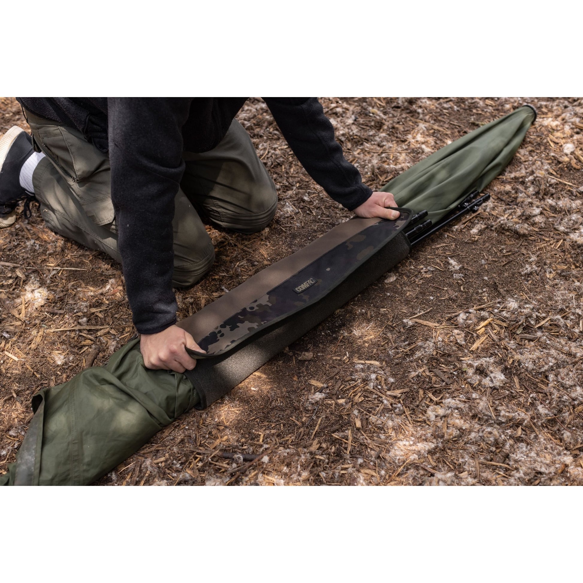 Husa Picheti-Cuie Cort KORDA Compac Brolly Wrap, Dark Kamo, 59x66cm