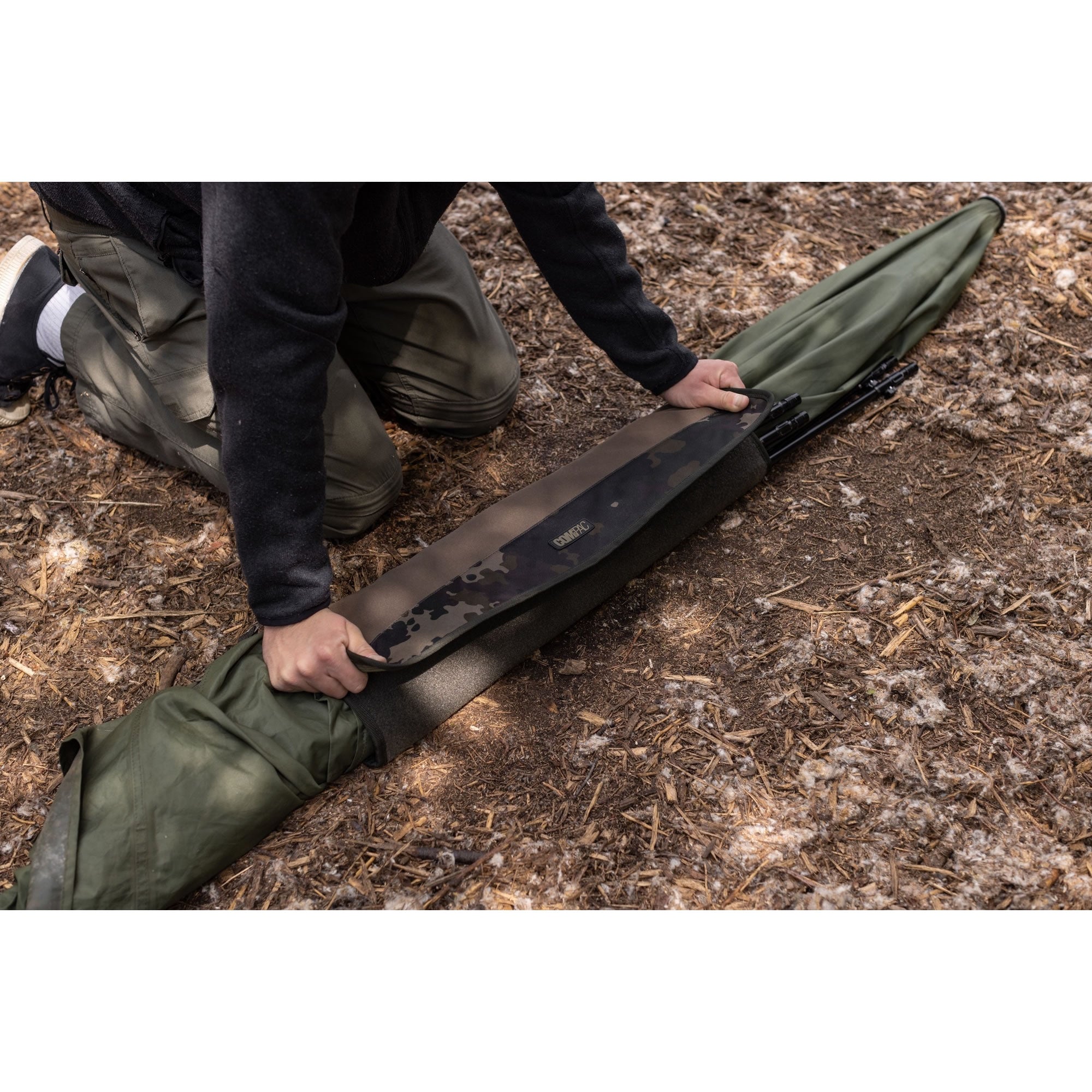 Husa Picheti-Cuie Cort KORDA Compac Brolly Wrap, Dark Kamo, 59x66cm