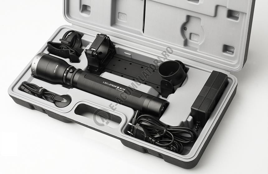 LANTERNA LED LENSER M17R + INCARCATOR