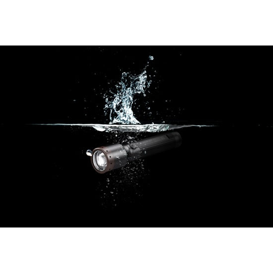 LANTERNA LED LENSER P6R CORE 900LM/LI-ION + CABLU USB