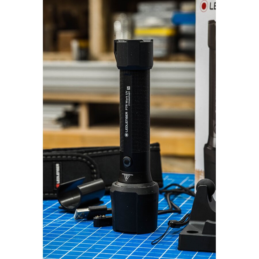 LANTERNA LED LENSER P7R WORK UV BLACK 1200 LUMENI ACUMULATOR+USB