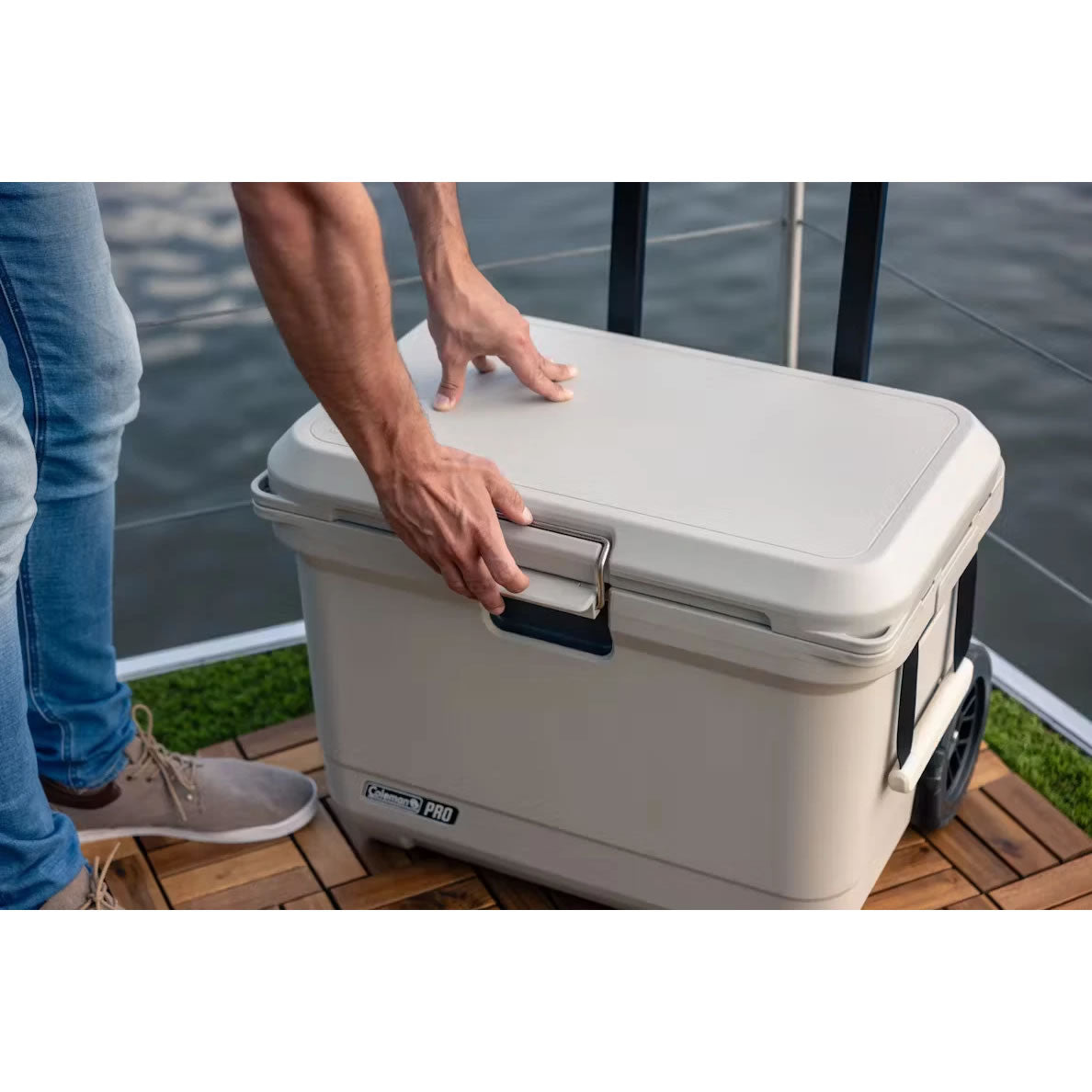 Lada Frigorifica cu Roti COLEMAN Pro 52ltr, 65x48x50cm