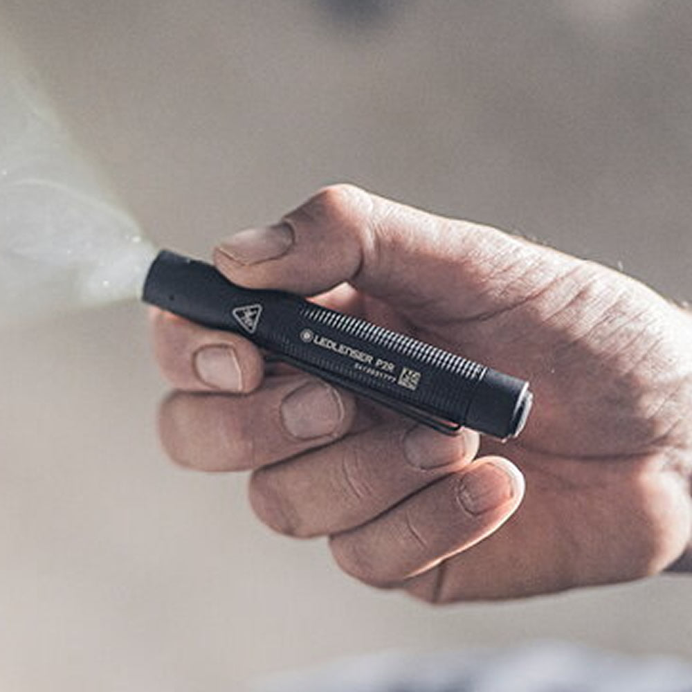 Lanterna LED LENSER P2R Black Box 200lm/Li-Ion + Cablu USB