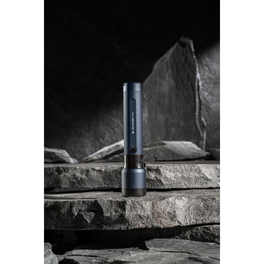 Lanterna LED LENSER P7R EDITIE 25 ANI SMOKEY BLUE 2000LM/2XLI-ION+CABLU USB