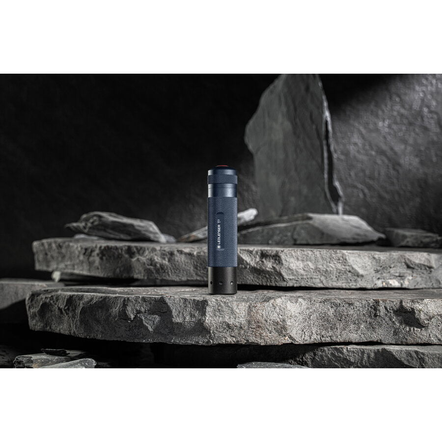 Lanterna LED LENSER T2 EDITIE 25 ANI SMOKEY BLUE 240LM/3XAAA